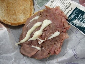 arbys_jr_roast_beef_03.jpg