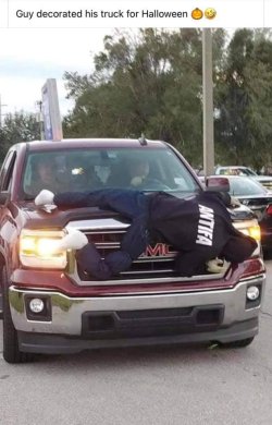 truckdecoratedhitantifamoron.jpg