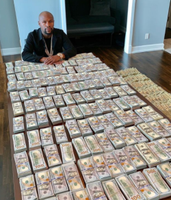 Floyd-Mayweather-money.png