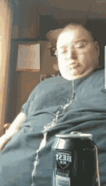 Fat guy puke.gif