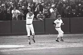 Red Sox catcher Carlton Fisk homers off foul pole to give Boston dramatic Game  6 victory in 1975 World Series - New York Daily News