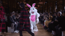B699F7F3-9DF4-42FE-8A98-B0BF1141C5D3.gif