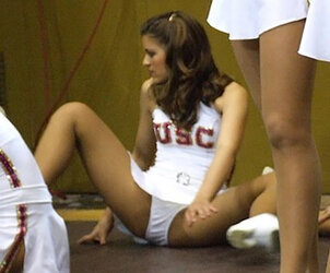 uscsonggirls6.jpg