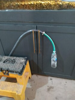 Siphon vacuum.jpg