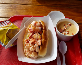 lobsterrollchipschowder01-800.png